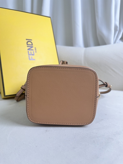 フェンディバッグ全体デザイン